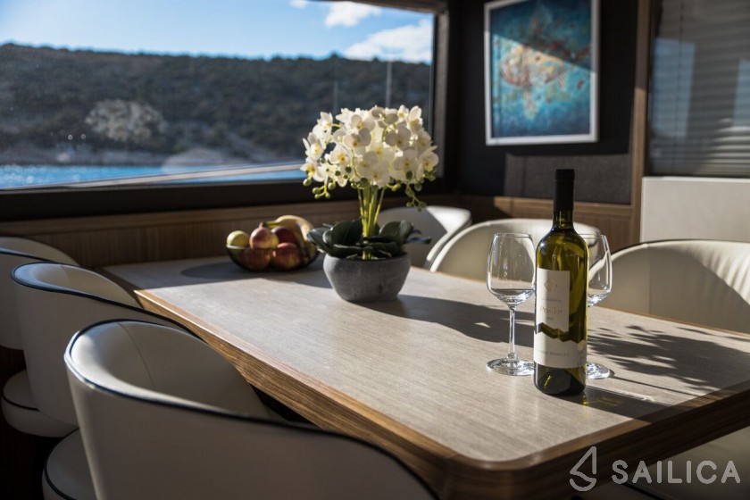 Azimut Magellano 66 - Yacht Charter Sailica