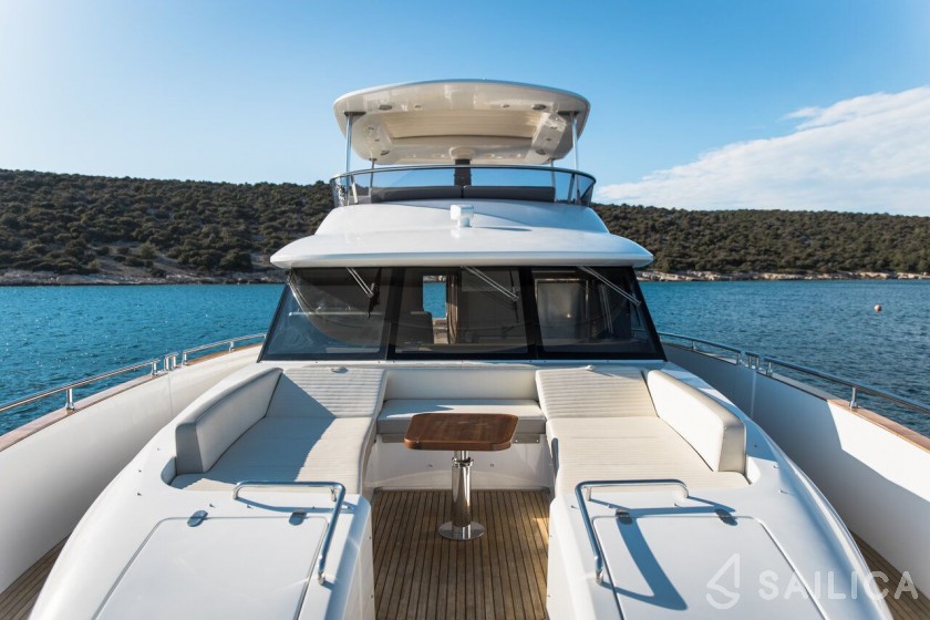 Azimut Magellano 66 - Yacht Charter Sailica