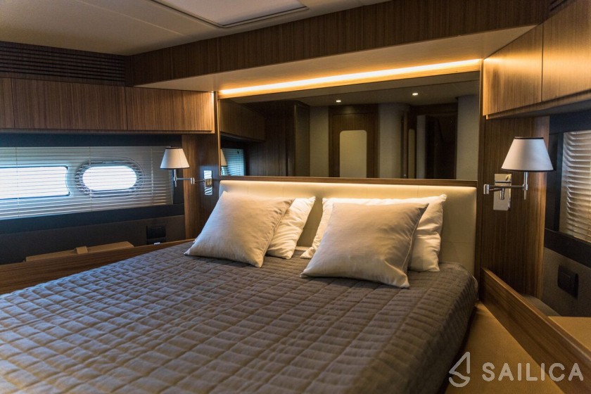 Azimut Magellano 66 - Yacht Charter Sailica