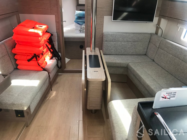 Hanse 388 - Yacht Charter Sailica