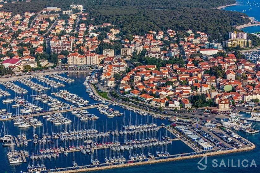 Hanse 388 - Yacht Charter Sailica