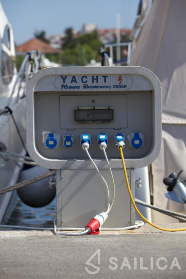 Hanse 388 - Yacht Charter Sailica