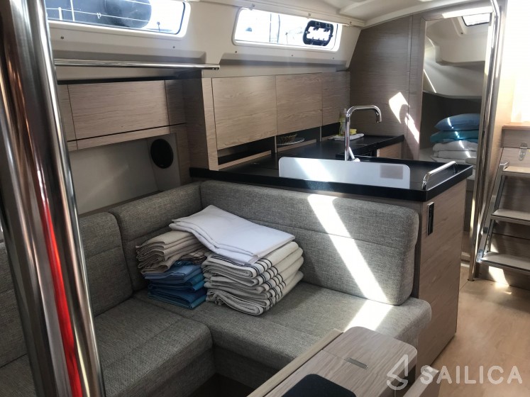 Hanse 388 - Yacht Charter Sailica