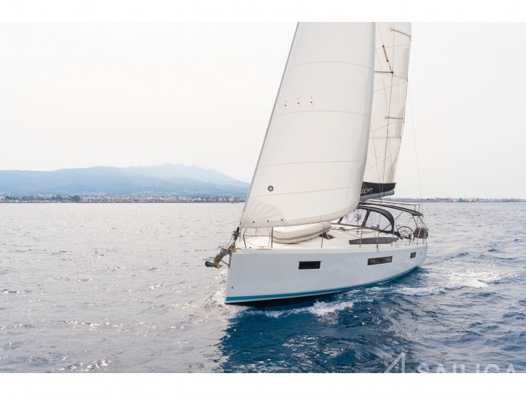 Sun Odyssey 410 - Yacht Charter Sailica