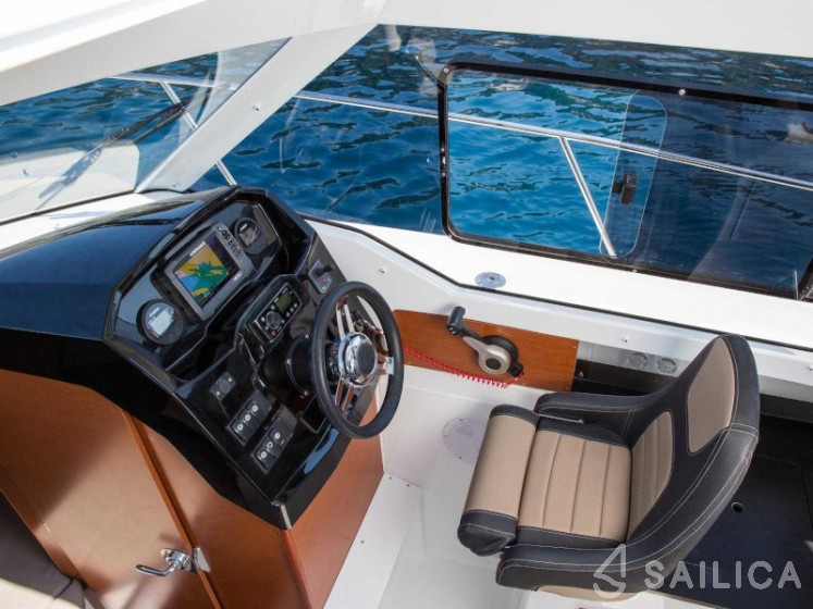 Merry Fisher 795 - Yacht Charter Sailica