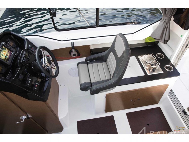 Merry Fisher 795 - Yacht Charter Sailica