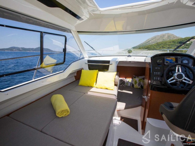 Merry Fisher 795 - Yacht Charter Sailica