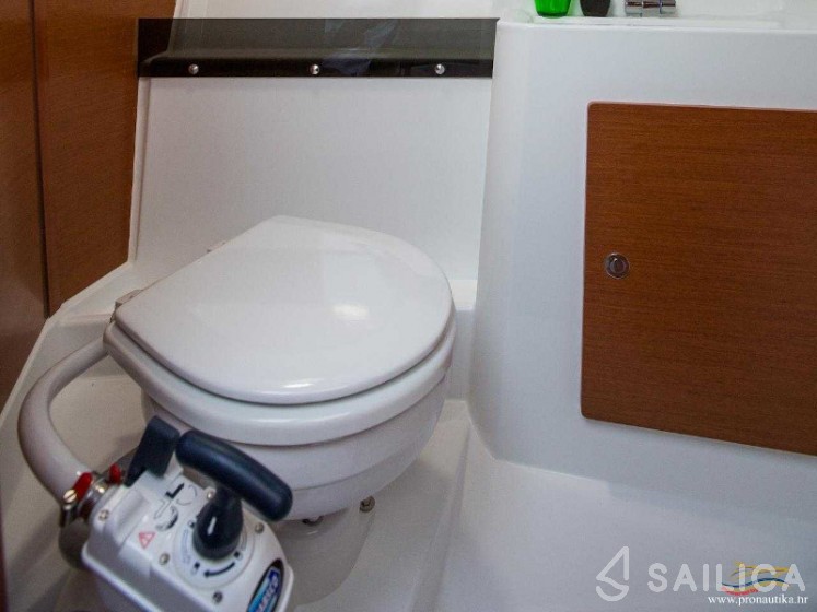 Merry Fisher 795 - Yacht Charter Sailica