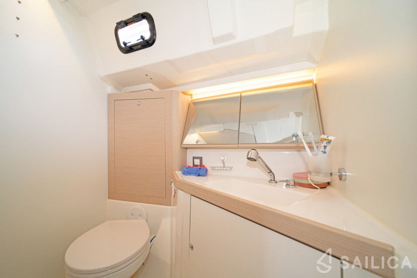 Oceanis 46.1 - Yacht Charter Sailica