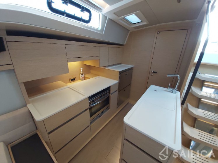 Hanse 548 - Yacht Charter Sailica