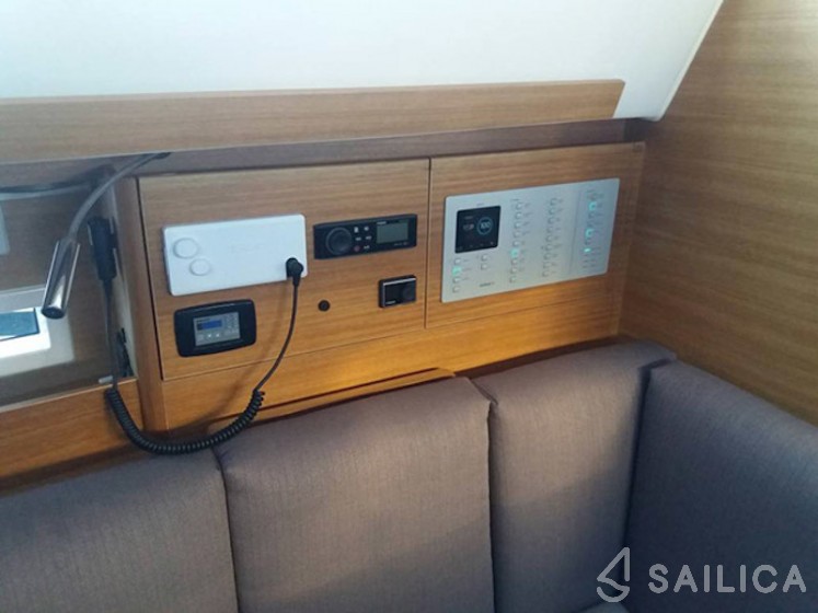 Elan Impression 40.1 - Yacht Charter Sailica