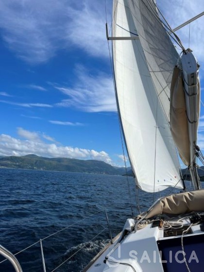Dufour 410 GL - Yacht Charter Sailica
