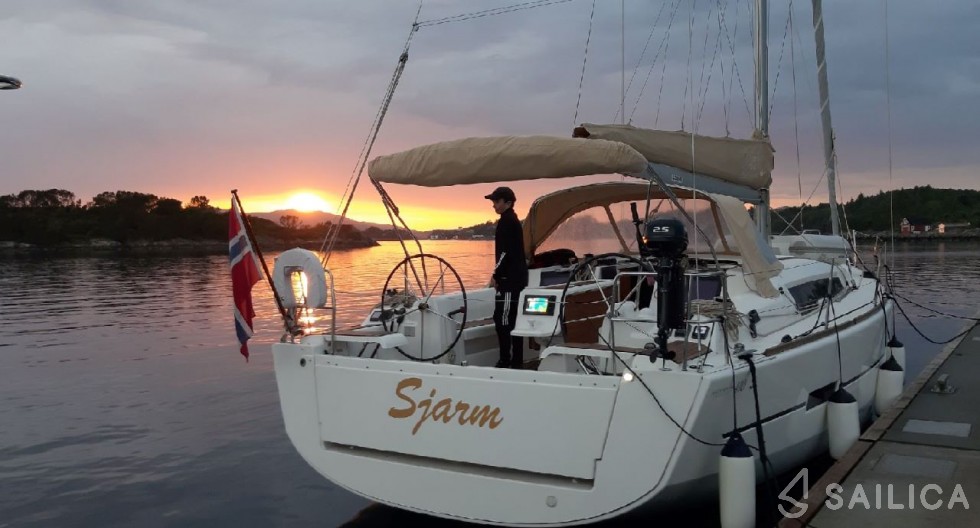 Dufour 410 GL - Yacht Charter Sailica