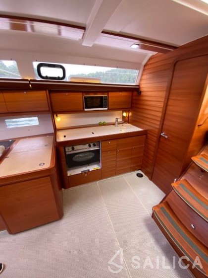 Dufour 410 GL - Yacht Charter Sailica