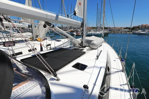 Bavaria 46 Cruiser - Yacht Charter Sailica