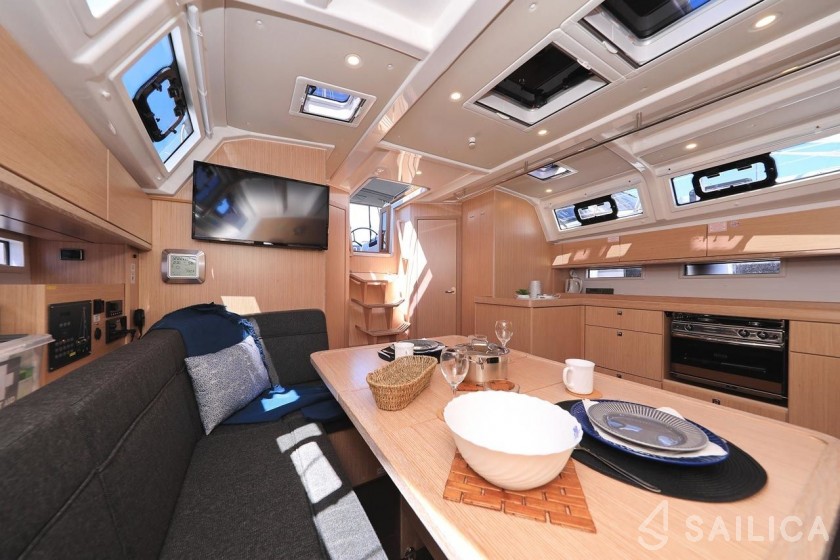 Bavaria 46 Cruiser - Yacht Charter Sailica