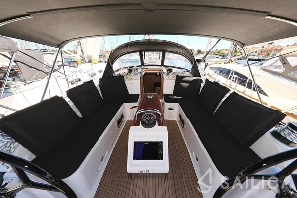 Bavaria 46 Cruiser - Yacht Charter Sailica