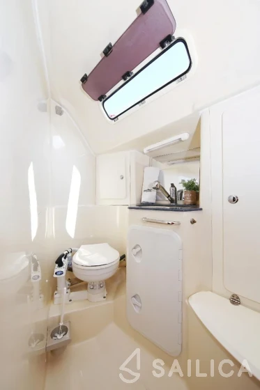 Bavaria 38 Cruiser - Yacht Charter Sailica