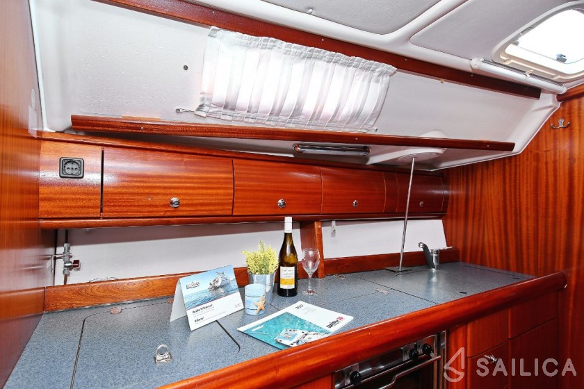 Bavaria 38 Cruiser - Yacht Charter Sailica