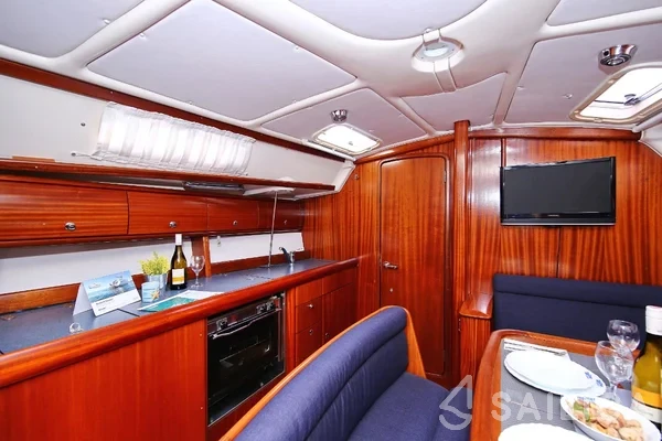 Bavaria 38 Cruiser - Yacht Charter Sailica