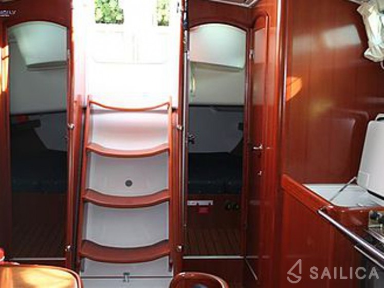 Oceanis 423 - Yacht Charter Sailica