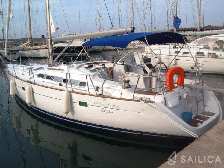 Oceanis 423 - Yacht Charter Sailica