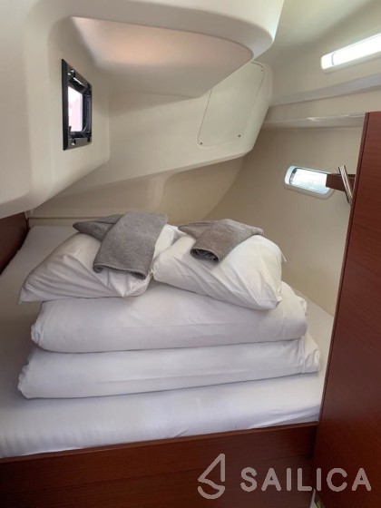 Hanse 388 - Yacht Charter Sailica