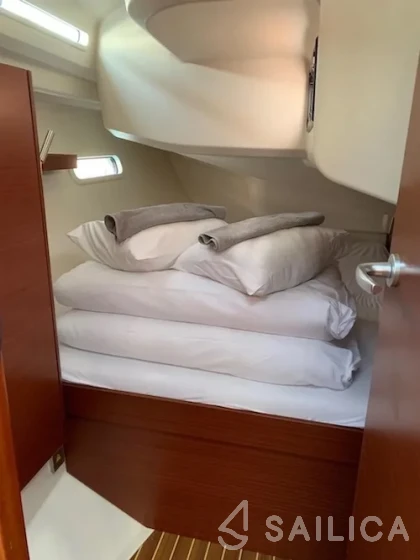 Hanse 388 - Yacht Charter Sailica