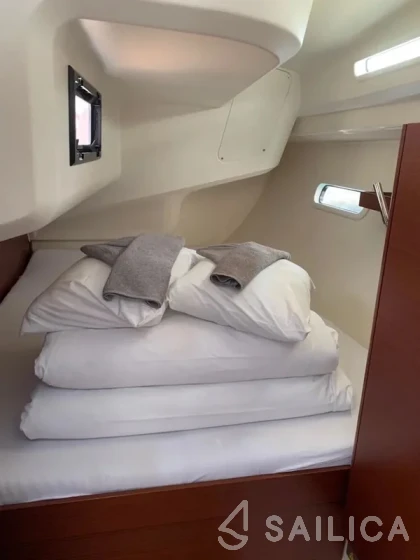 Hanse 388 - Yacht Charter Sailica