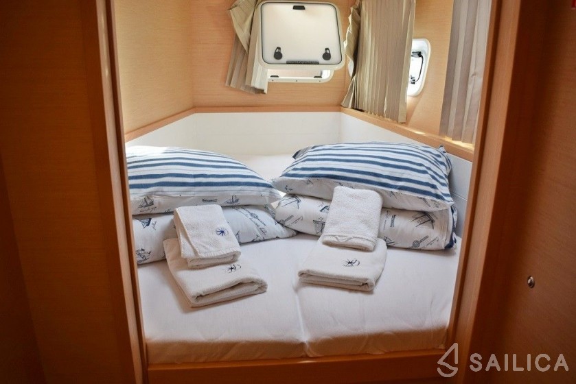 Lagoon 39 - Yacht Charter Sailica