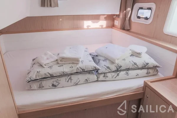 Lagoon 39 - Yacht Charter Sailica
