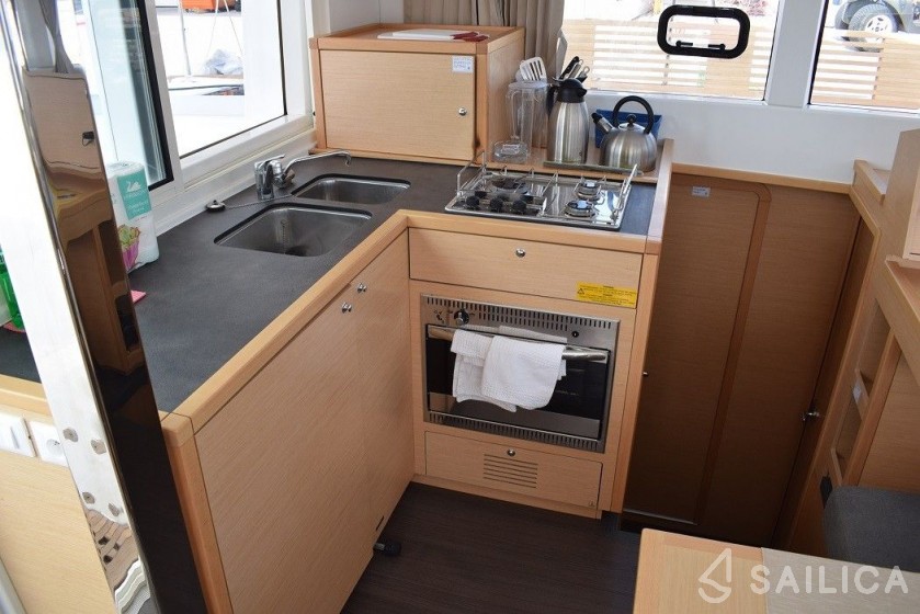 Lagoon 39 - Yacht Charter Sailica