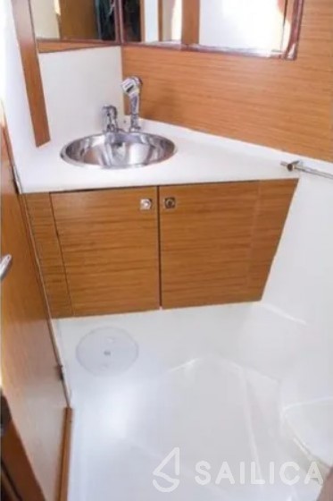 Sun Odyssey 49i - Yacht Charter Sailica