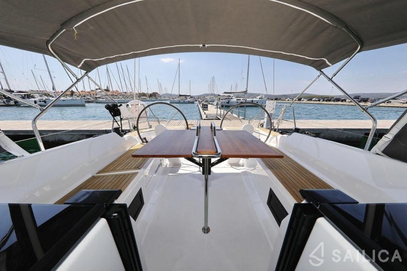 Hanse 388 - Yacht Charter Sailica