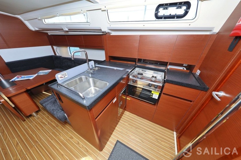 Hanse 388 - Yacht Charter Sailica