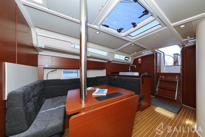 Hanse 388 - Yacht Charter Sailica