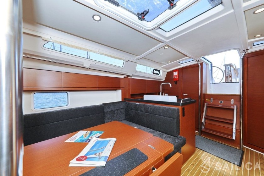 Hanse 388 - Yacht Charter Sailica