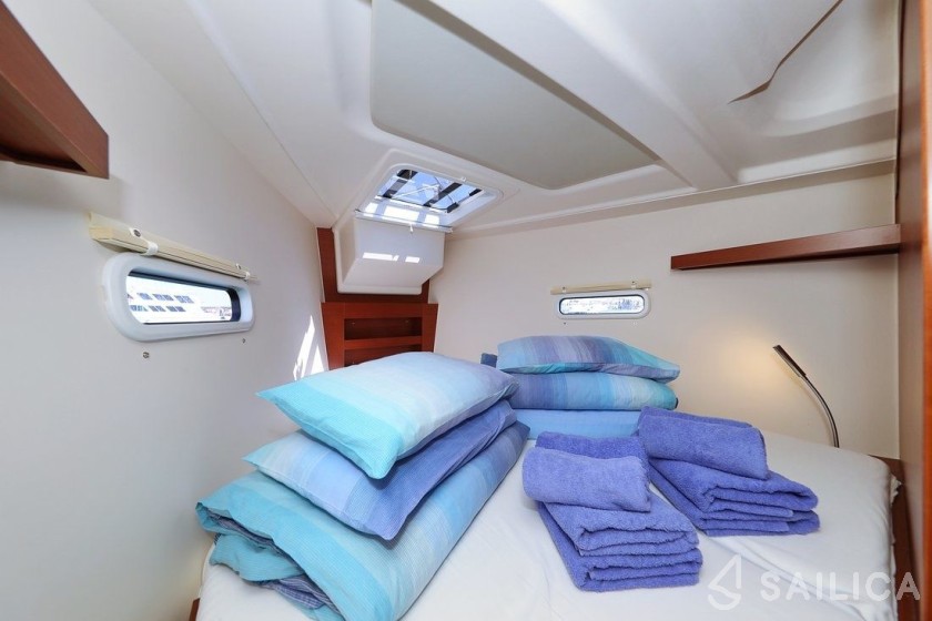 Hanse 388 - Yacht Charter Sailica