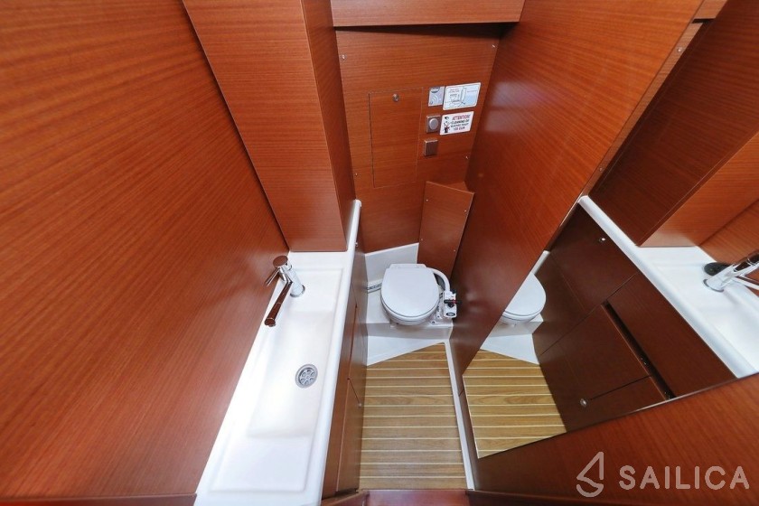 Hanse 388 - Yacht Charter Sailica