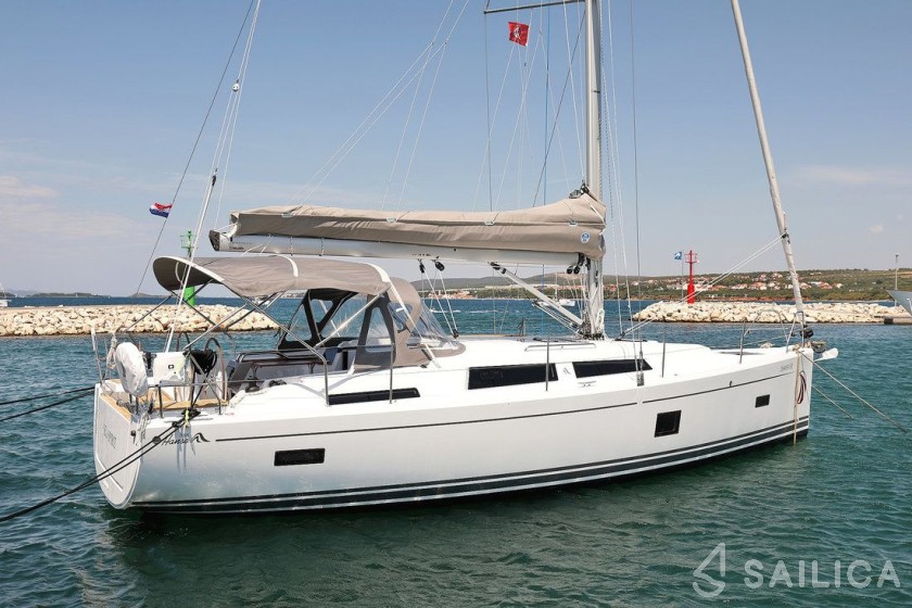 Hanse 388 - Yacht Charter Sailica