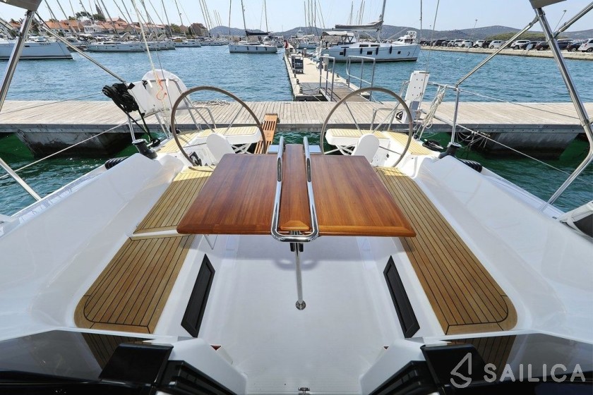 Hanse 388 - Yacht Charter Sailica