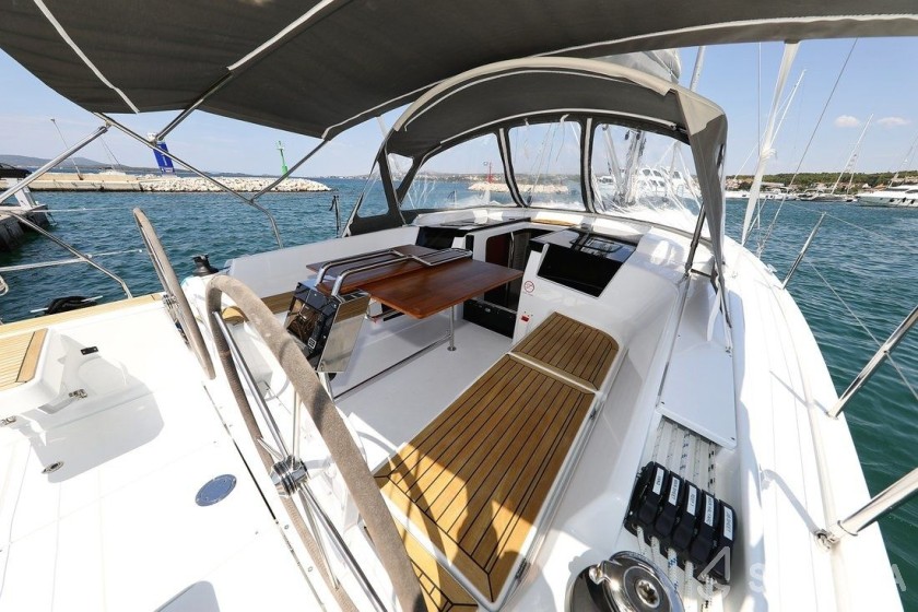 Hanse 388 - Yacht Charter Sailica