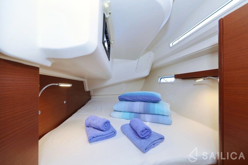 Hanse 388 - Yacht Charter Sailica