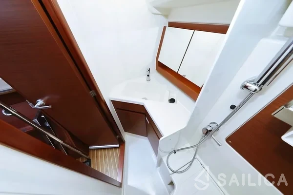 Hanse 388 - Yacht Charter Sailica