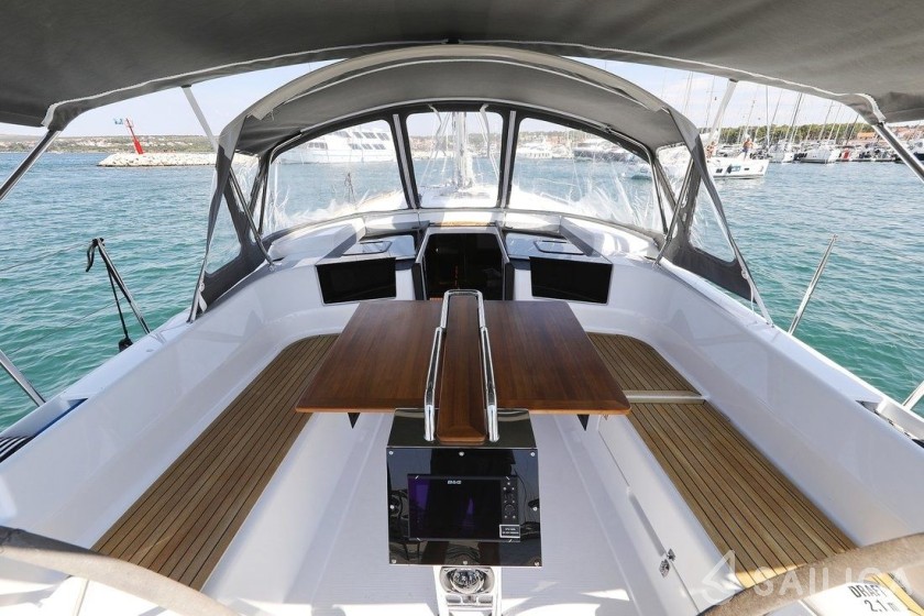 Hanse 388 - Yacht Charter Sailica