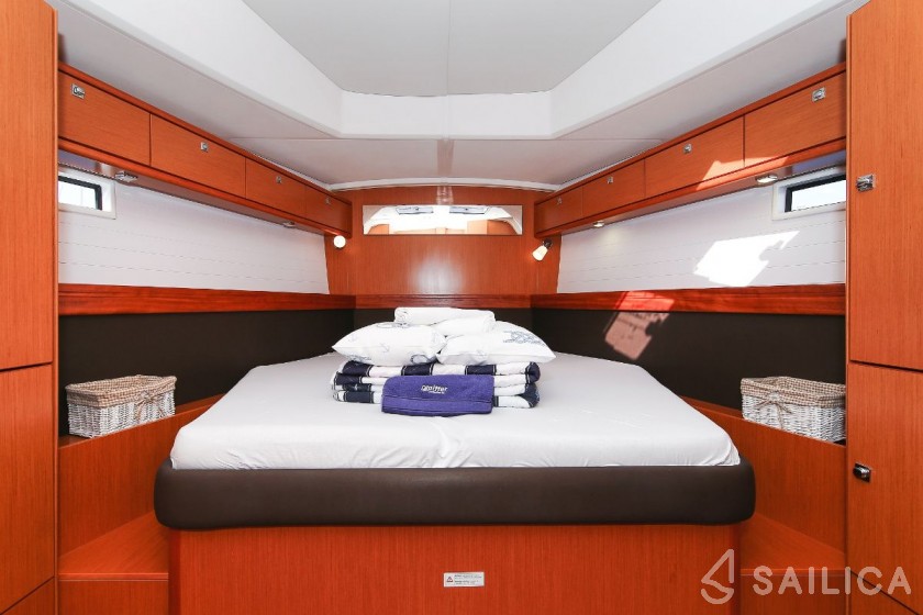 Bavaria 46 Cruiser - Yacht Charter Sailica