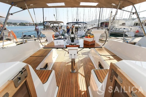 Bavaria 46 Cruiser - Yacht Charter Sailica