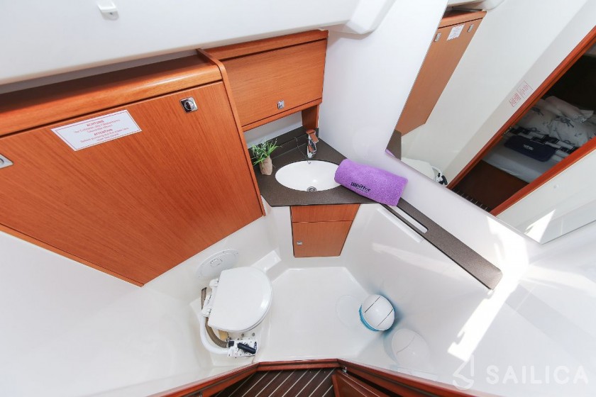 Bavaria 46 Cruiser - Yacht Charter Sailica