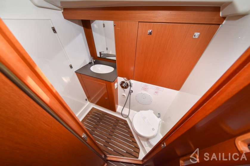 Bavaria Cruiser 56 - Yacht Charter Sailica