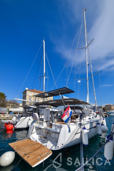 Bavaria Cruiser 56 - Yacht Charter Sailica